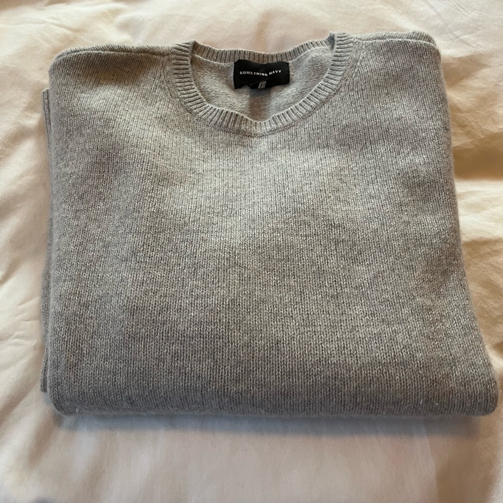 Cashmere/silk sweatshirt in heather gray from “Something Navy” Large.  So soft.